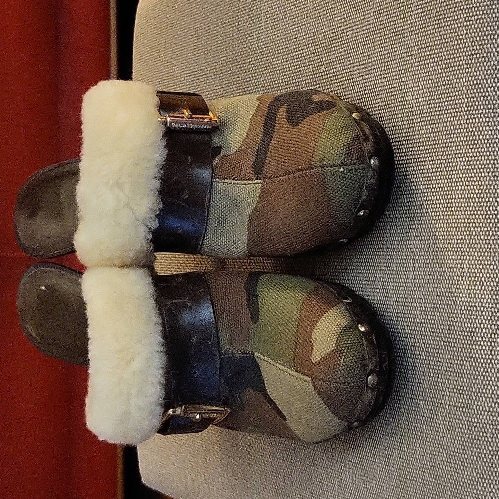 Shoes - Picture 2 of 5
